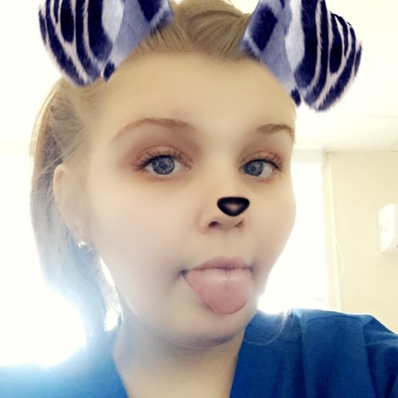 Meet your Posher, Kaitlin - Picture 1 of 1